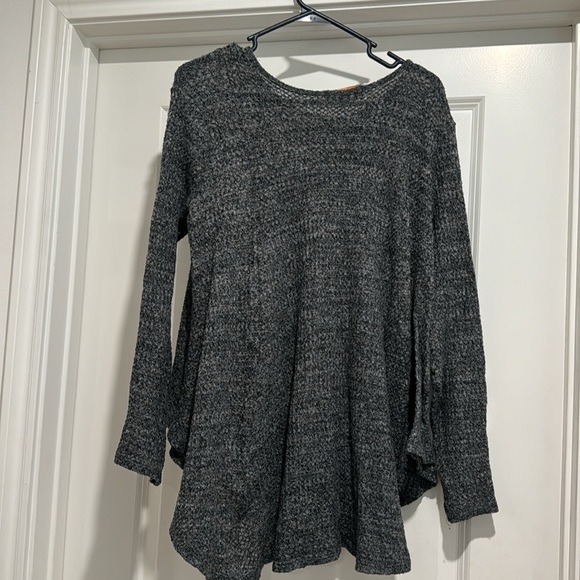 Women’s tunic in charcoal gray. Slightly higher in the front than the back. - Picture 2 of 3
